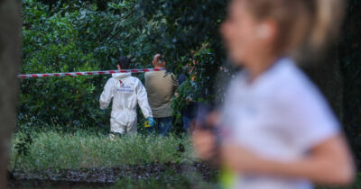 Copertina di Roma, “la bimba trovata morta a Villa Pamphili soffocata”: l’ipotesi